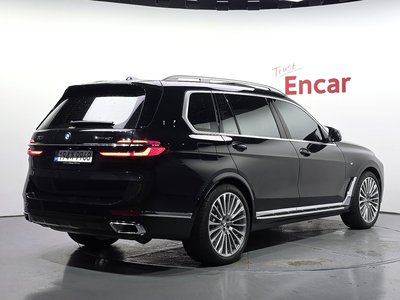 2025 BMW X7 — фото 3