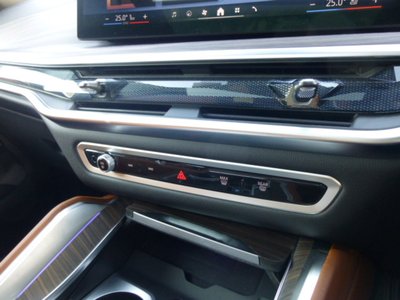 2025 BMW X6 — миниатюра 47