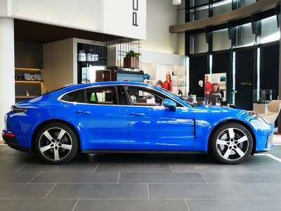 PORSCHE PANAMERA - 4