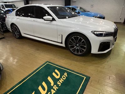 BMW 7 SERIES - 8