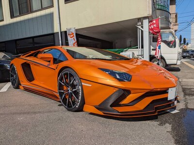 LAMBORGHINI AVENTADOR