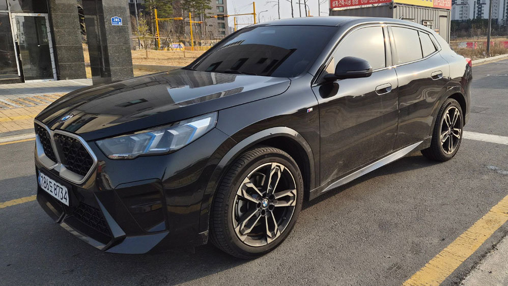 BMW X2 - View 1