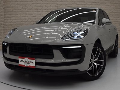 PORSCHE MACAN - 8
