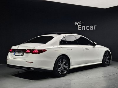 MERCEDES-BENZ E-CLASS - 4