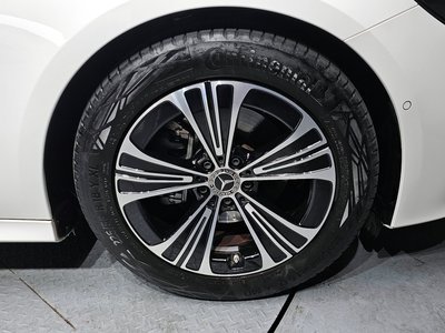 MERCEDES-BENZ E-CLASS - 6