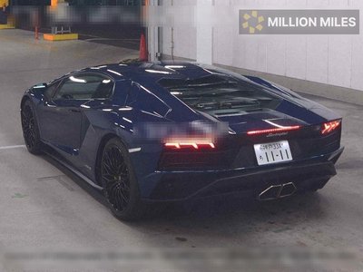 LAMBORGHINI AVENTADOR - 2