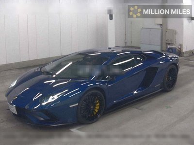 LAMBORGHINI AVENTADOR - 4