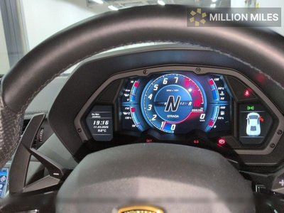 LAMBORGHINI AVENTADOR - 6