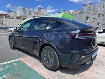 TESLA MODEL Y - 7
