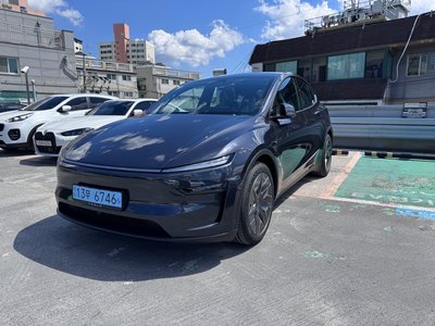 TESLA MODEL Y - 1