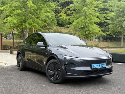 TESLA MODEL Y - 1