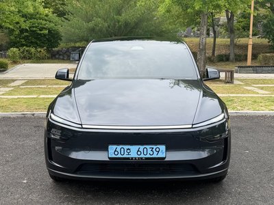 TESLA MODEL Y - 2