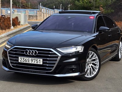 AUDI A8 - 1
