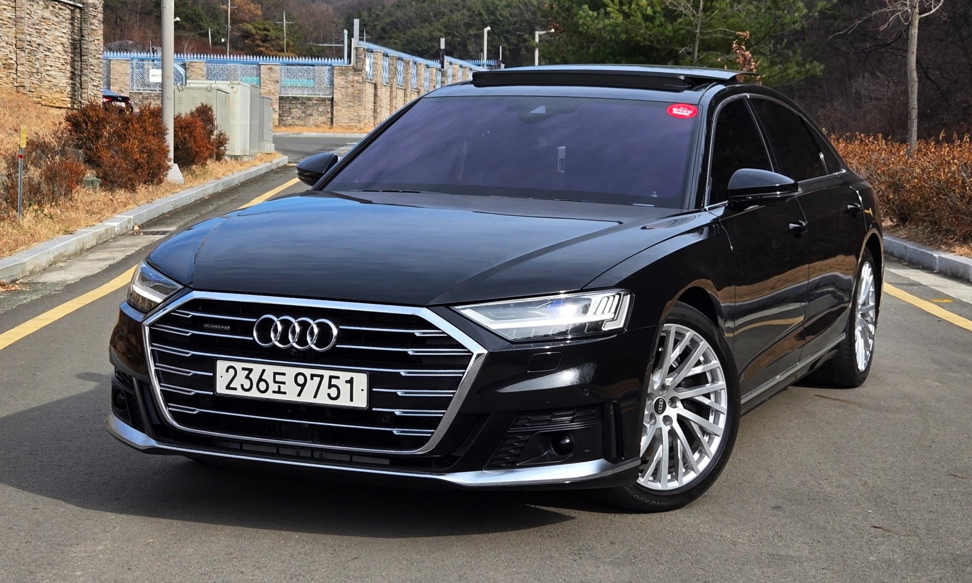 AUDI A8 - View 1