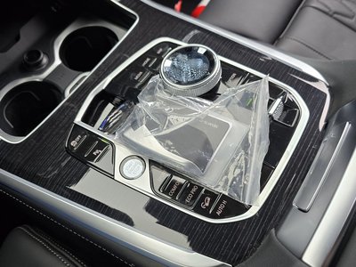 صورة 9 لـ 2026 BMW X5