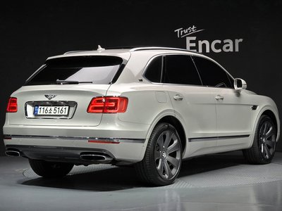 2018 Bentley BENTAYGA photo 4