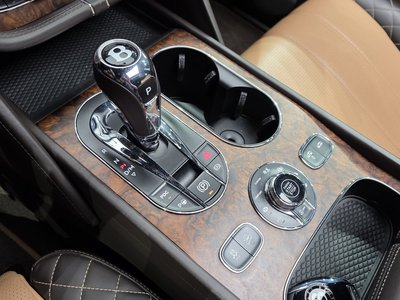 2018 Bentley BENTAYGA photo 9