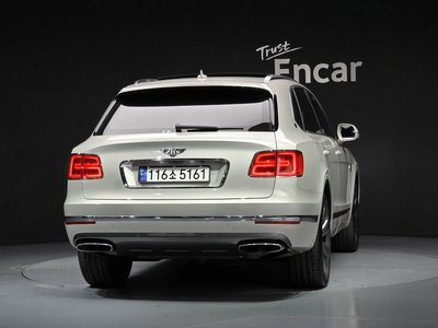 2018 Bentley BENTAYGA photo 3