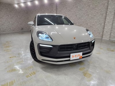 PORSCHE MACAN - 3