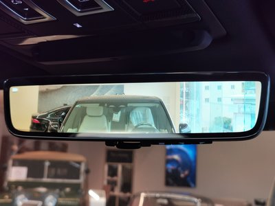 LAND ROVER DEFENDER - 6