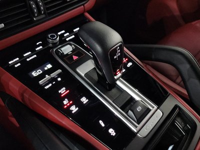 PORSCHE CAYENNE - 9
