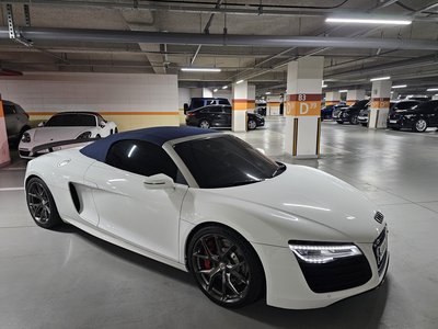 AUDI R8 - 2