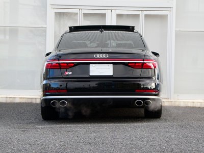 AUDI S8 - 8