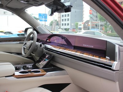 صورة مصغرة 30 لـ 2025 Cadillac ESCALADE