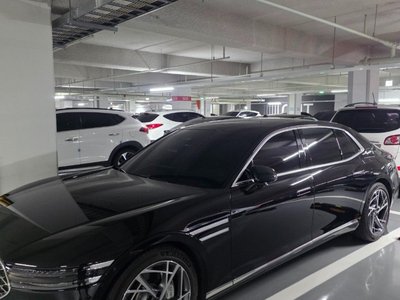 صورة 3 لـ 2023 Genesis G90 (RS4)