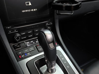2017 Porsche 718 thumbnail 12