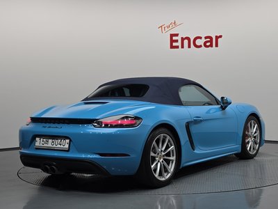 2017 Porsche 718 photo 2