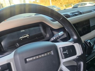 LAND ROVER DEFENDER - 8