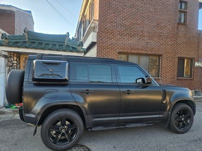 LAND ROVER DEFENDER - 2