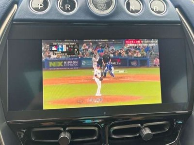 ASTON MARTIN DBX - 5