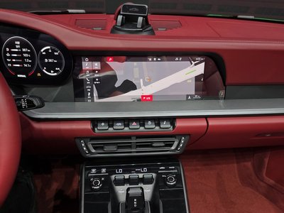2021 Porsche 911 — миниатюра 13