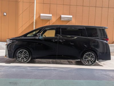 2025 Toyota VELLFIRE — фото 5