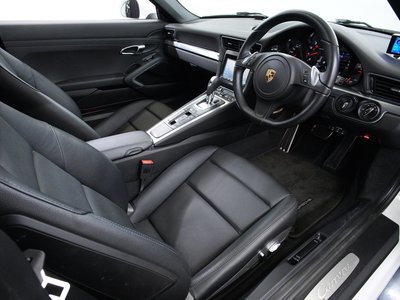 PORSCHE 911 - 8