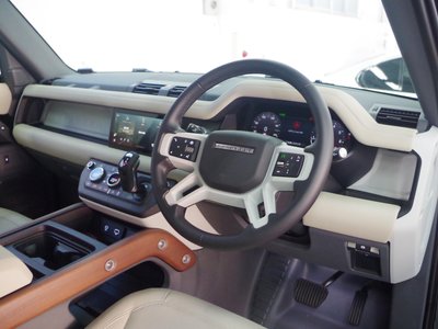 LAND ROVER DEFENDER - 5