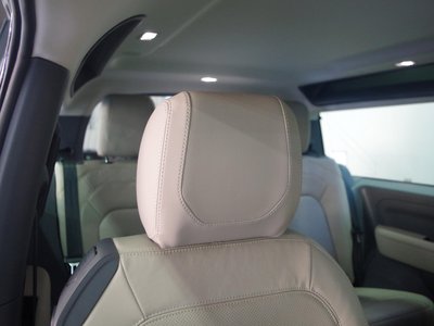 LAND ROVER DEFENDER - 8