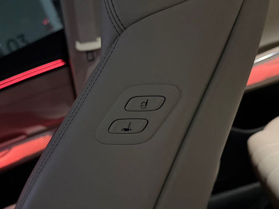 2025 Genesis GV70 thumbnail 13