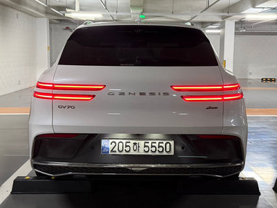 2025 Genesis GV70 photo 3