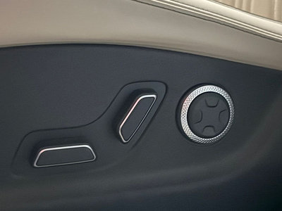 2025 Genesis GV70 thumbnail 14