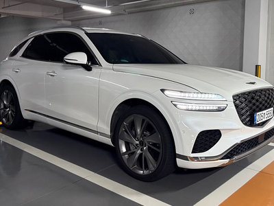 2025 Genesis GV70 photo 2