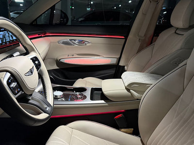 2025 Genesis GV70 thumbnail 16