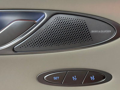 2025 Genesis GV70 thumbnail 12
