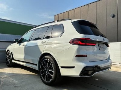 BMW X7 - 7
