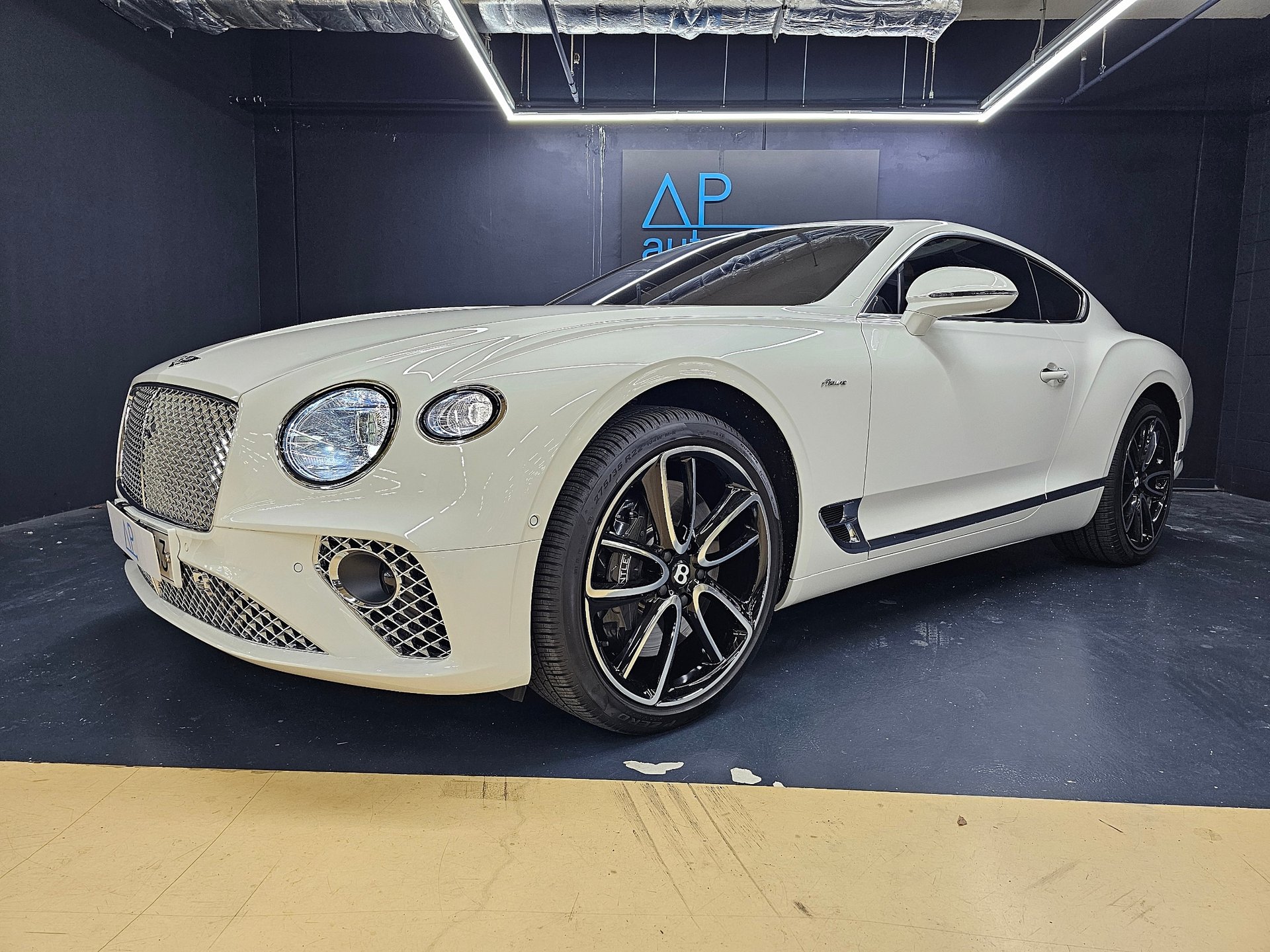 BENTLEY CONTINENTAL - View 1