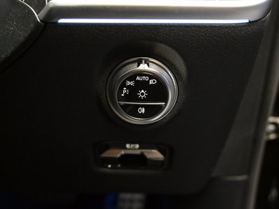 2025 MERCEDES-BENZ C-CLASS — миниатюра 64