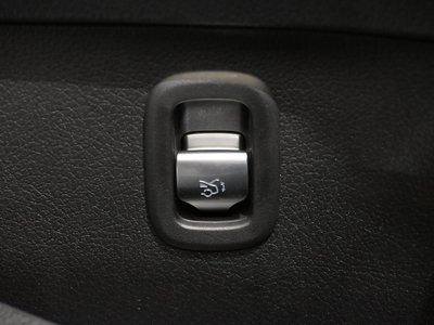 2025 MERCEDES-BENZ C-CLASS — миниатюра 20