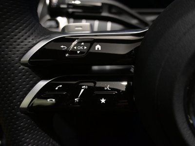 2025 MERCEDES-BENZ C-CLASS — миниатюра 21